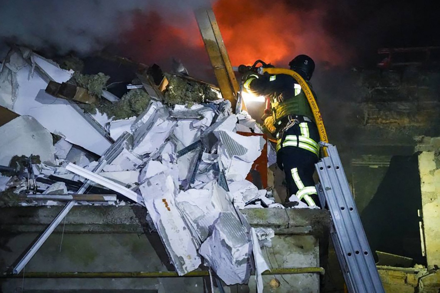 Rușii au atacat Odesa și Kiev cu drone și rachete balistice Iskander. Nouă civili au fost răniți, mai multe clădiri au luat foc