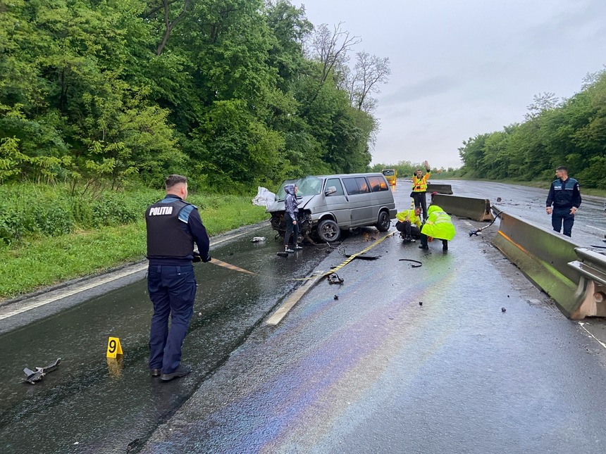 Accident grav, cu șapte victime, în Deva. Traficul pe DN7, blocat