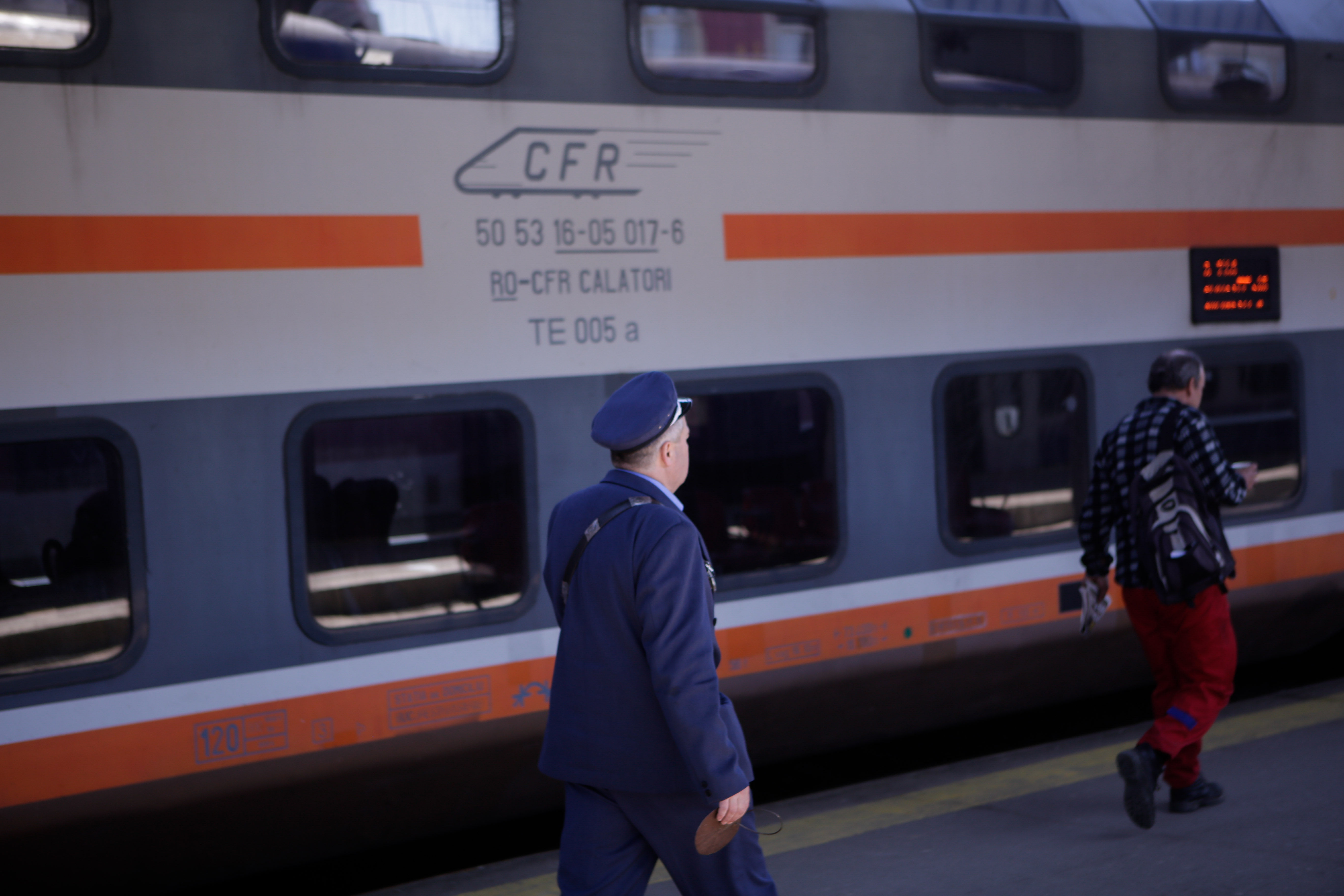Cazul liniei de tren închise la un an de la deschidere. Anterior călătorii au așteptat 19 ani redeschiderea traseului