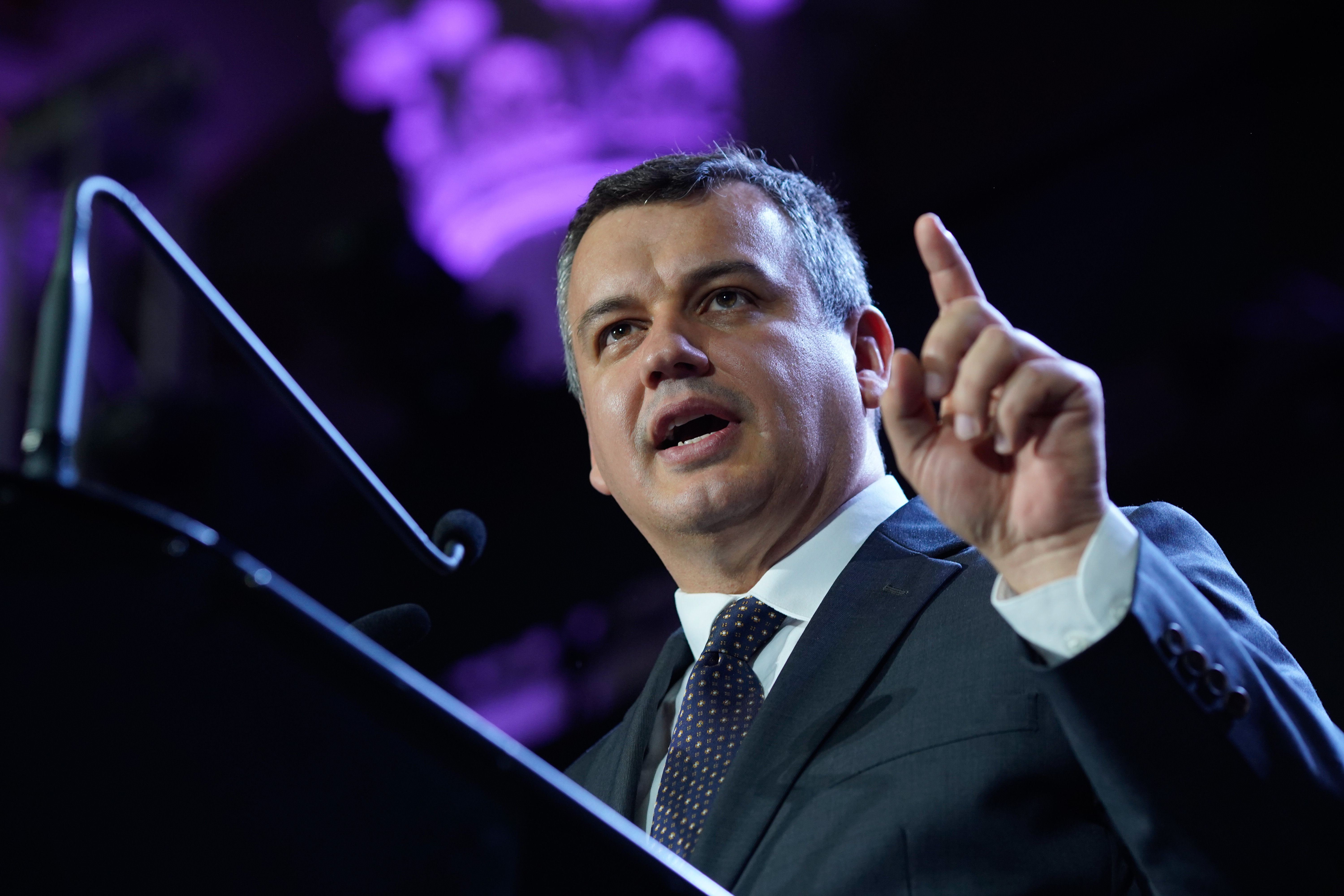 „Banii europeni curg în continuare în Rusia”: Tomac cere UE să investigheze firmele care „finanțează războiul absurd al lui Putin”