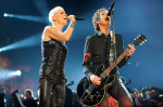 The singer Marie FREDERIKSSON died at the age of 61, Roxette, with vocalist Marie FREDRIKSSOn and guitarist Per GESSLE, Popduo, 2009-10.12.2009.Concert, stage, show, stage, band, band, live, live concert. | Usage worldwide