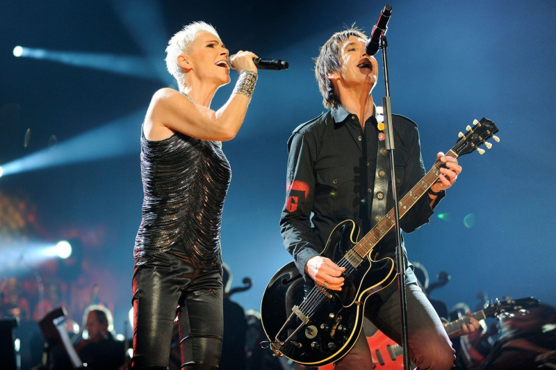 The singer Marie FREDERIKSSON died at the age of 61, Roxette, with vocalist Marie FREDRIKSSOn and guitarist Per GESSLE, Popduo, 2009-10.12.2009.Concert, stage, show, stage, band, band, live, live concert. | Usage worldwide