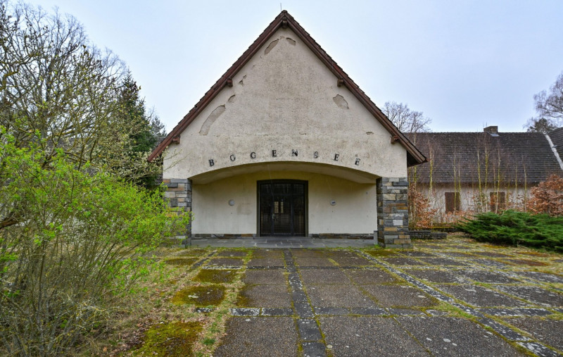 Wandlitz, Germany. 22nd Mar, 2024. The former villa of Reich Propaganda Minister Joseph Goebbels on the Bogensee site. On the same day, both politicians signed a moratorium on demolition to preserve the Bogensee site. The Bogensee site, located north of B