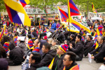 protestatari tibetani la paris