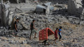 civili printre ruine in rafah