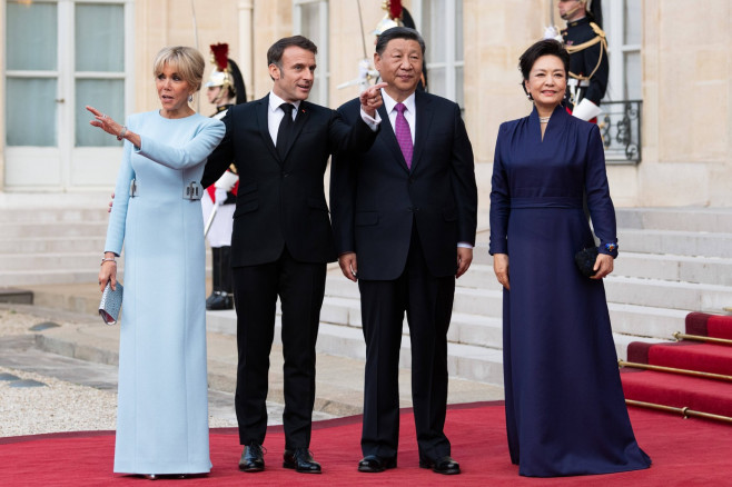 Elysee Palace : Arrival of guests at the State dinner for Xi Jinping