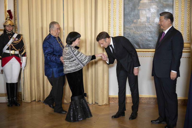 France's President Emmanuel Macron, Chinese President Xi Jinping during presentations ahead of an official state dinner, Paris - 06 May 2024