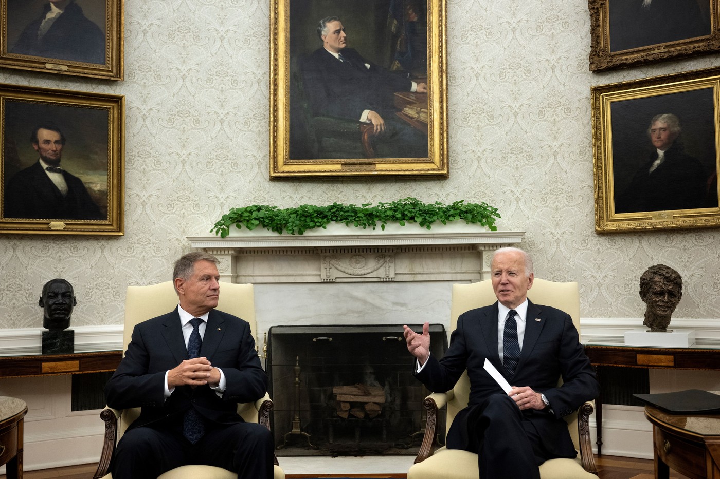 Klaus Iohannis a discutat cu Biden despre candidatura sa la șefia NATO. „E foarte bine să fie doi candidați”