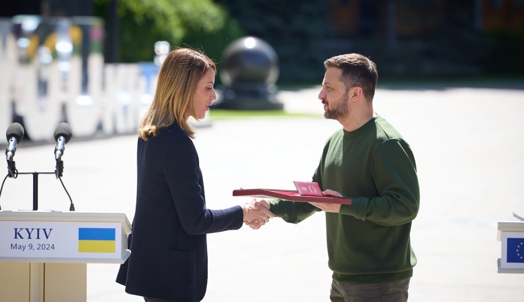Reacția lui Zelenski când conferința i-a fost întreruptă în direct de alarma antiaeriană: „Cum te simți, Roberta?”
