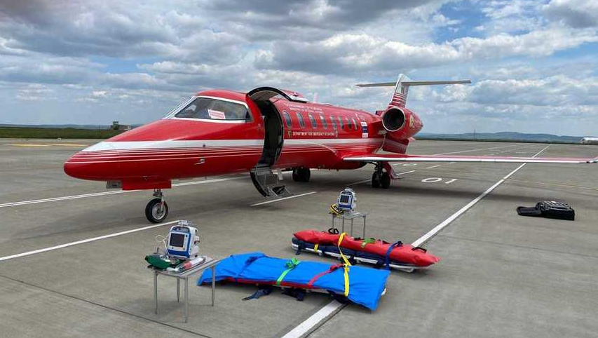 Misiune în premieră cu un avion SMURD: Doi pacienţi în stare critică după un accident, transferaţi de la Suceava la Bucureşti