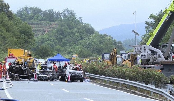 CHINA GUANGDONG EXPRESSWAY COLLAPSE AFTERMATH (CN)