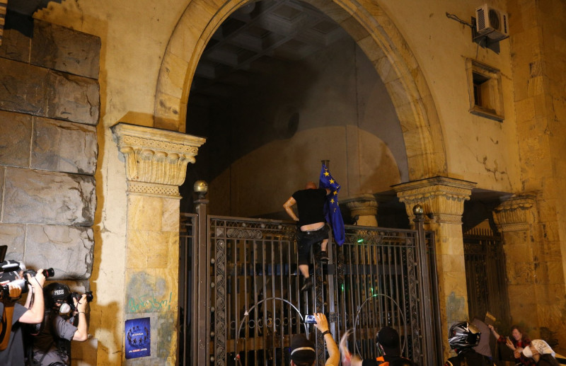 Georgians continue to protest government's 'Transparency of Foreign Influence' draft law