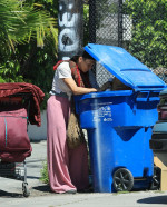 EXCLUSIVE: Loni Willison is Pictured on the Streets of Los Angeles.