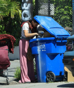 EXCLUSIVE: Loni Willison is Pictured on the Streets of Los Angeles.