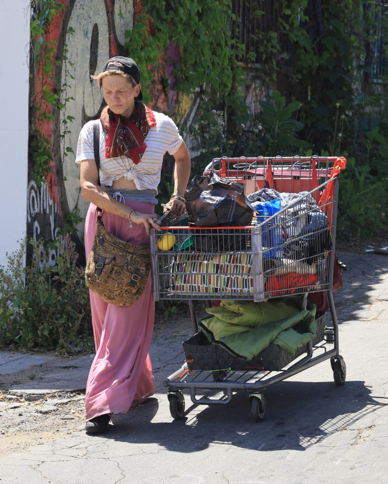 EXCLUSIVE: Loni Willison is Pictured on the Streets of Los Angeles.