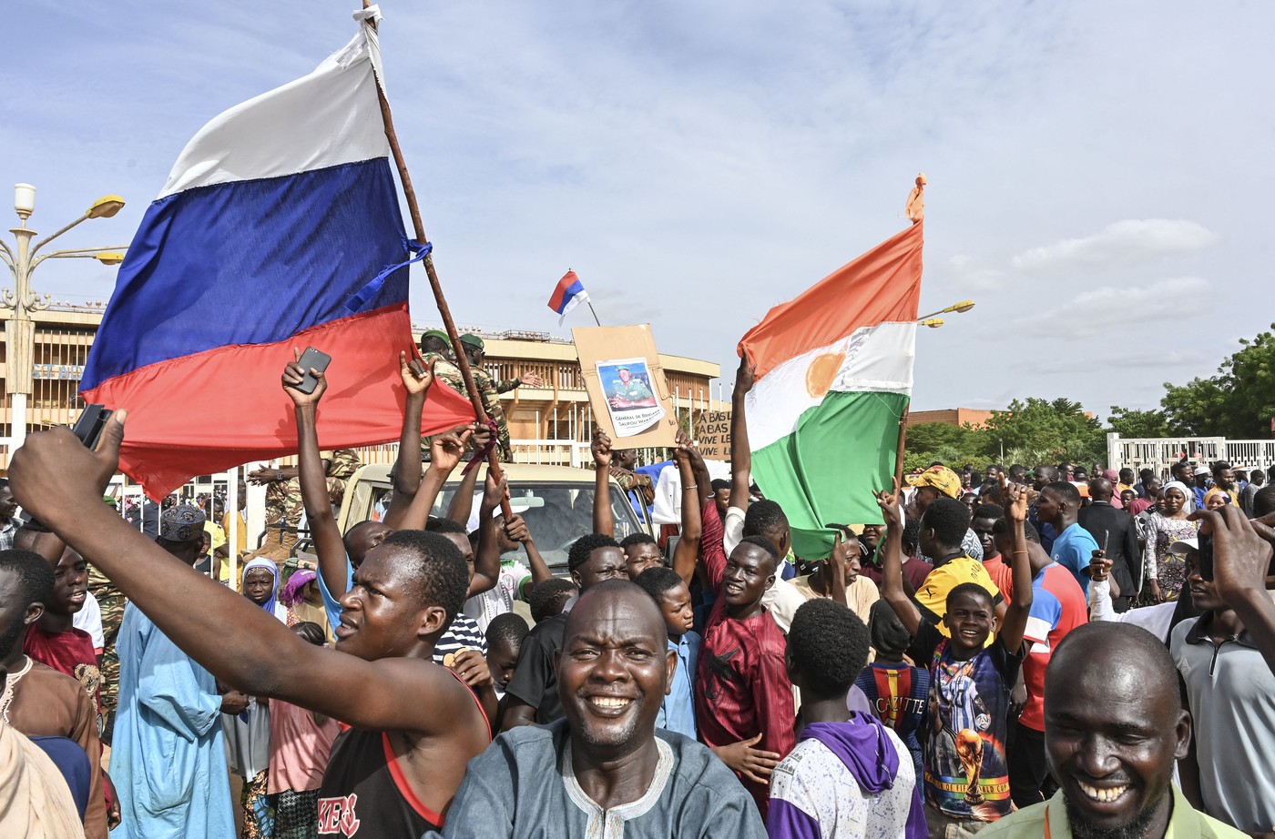 Ruşii câştigă teren în Africa. Trupele Moscovei au intrat într-o bază aeriană din Niger unde erau staţionaţi soldaţi americani