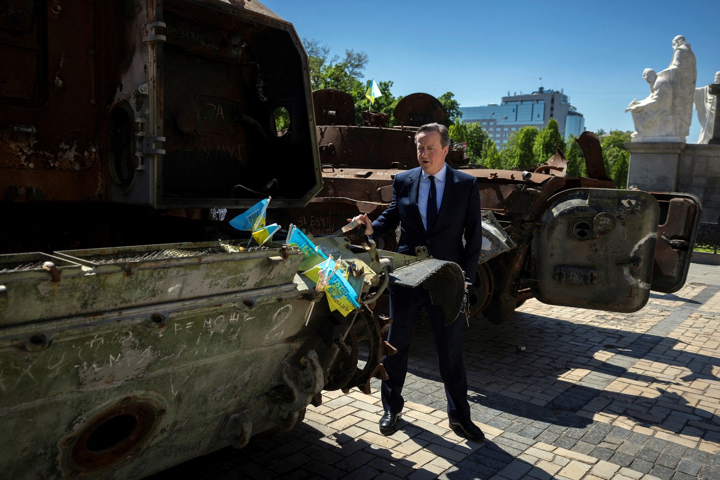 Marea Britanie dă voie Ucrainei să lovească în interiorul Rusiei cu armele pe care i le dă. Promisiunea lui David Cameron, la Kiev