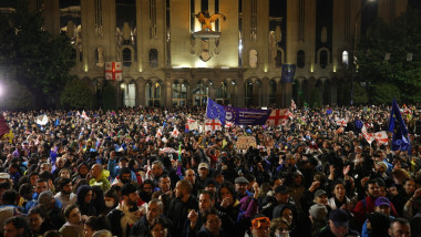 protest in fata parlamentului din georgia