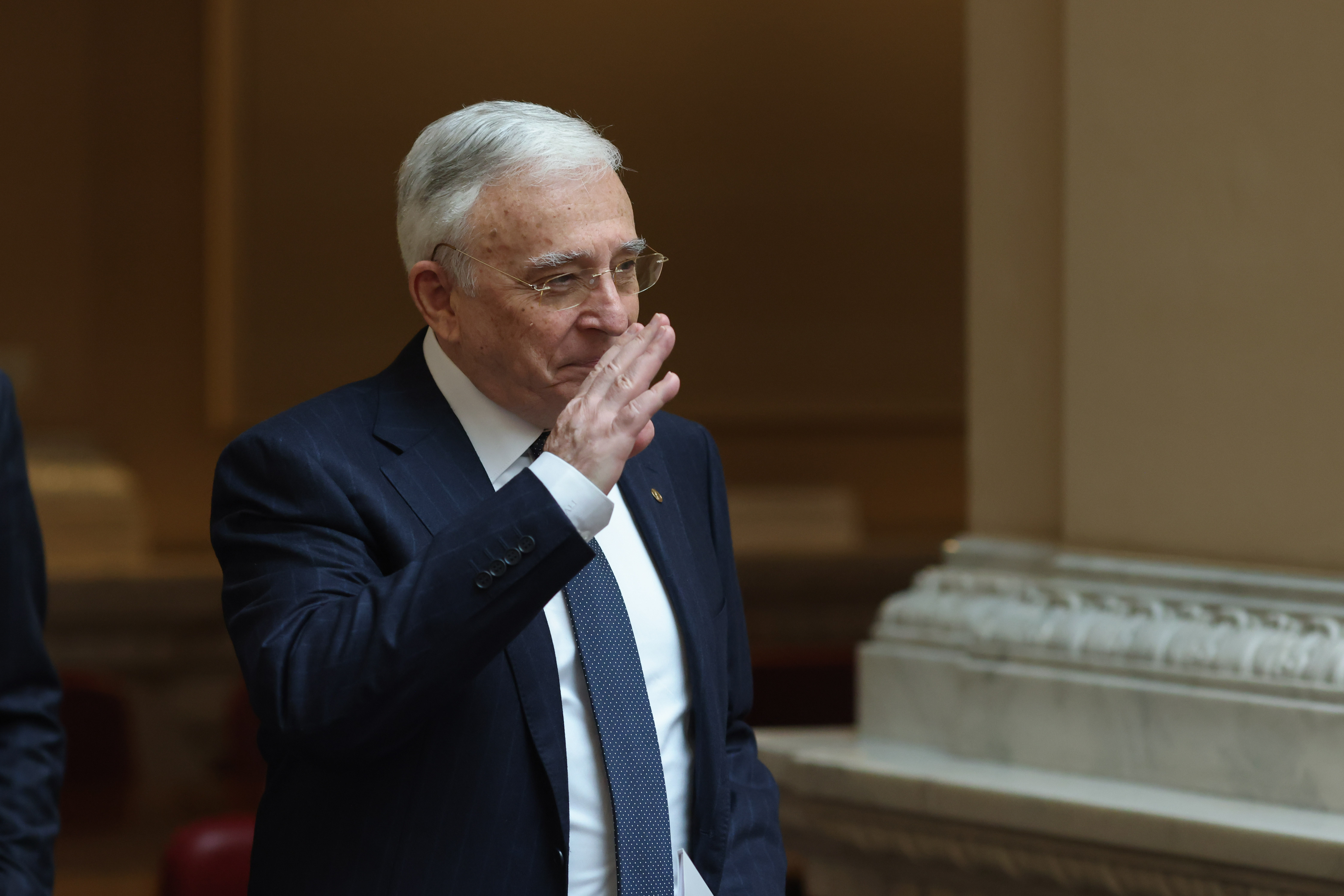 Isărescu: Corecțiile fiscale nu-s ușoare. Când eram premier, cei de la MAI m-au întrebat: "Vreţi să alergăm după hoţi pe jos?"
