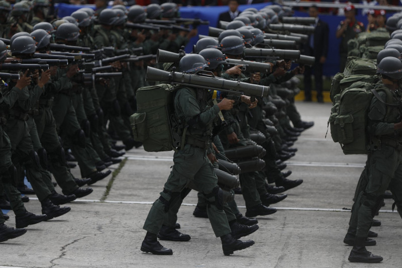 soldați-venezuela-paradă