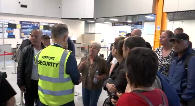 Haos pe Aeroportul din Cluj-Napoca. Zeci de pasageri nu au mai putut urca în avion pentru că scannerele de securitate s-au stricat