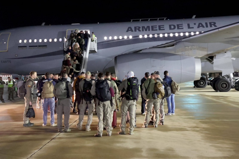 Departure of reinforcements from the Ministry of the Interior and Overseas Territories in New Caledonia from Istres air base