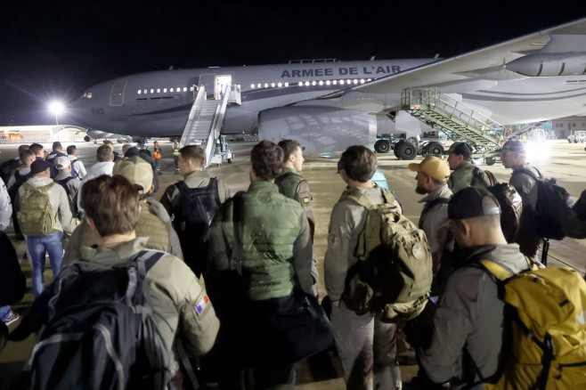 Departure of reinforcements from the Ministry of the Interior and Overseas Territories in New Caledonia from Istres air base