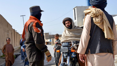 oameni in afganistan