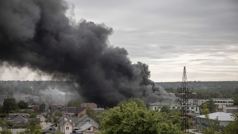 Russian bombardment in Kharkiv kills 3 and wounds 28, smoke rises over the city