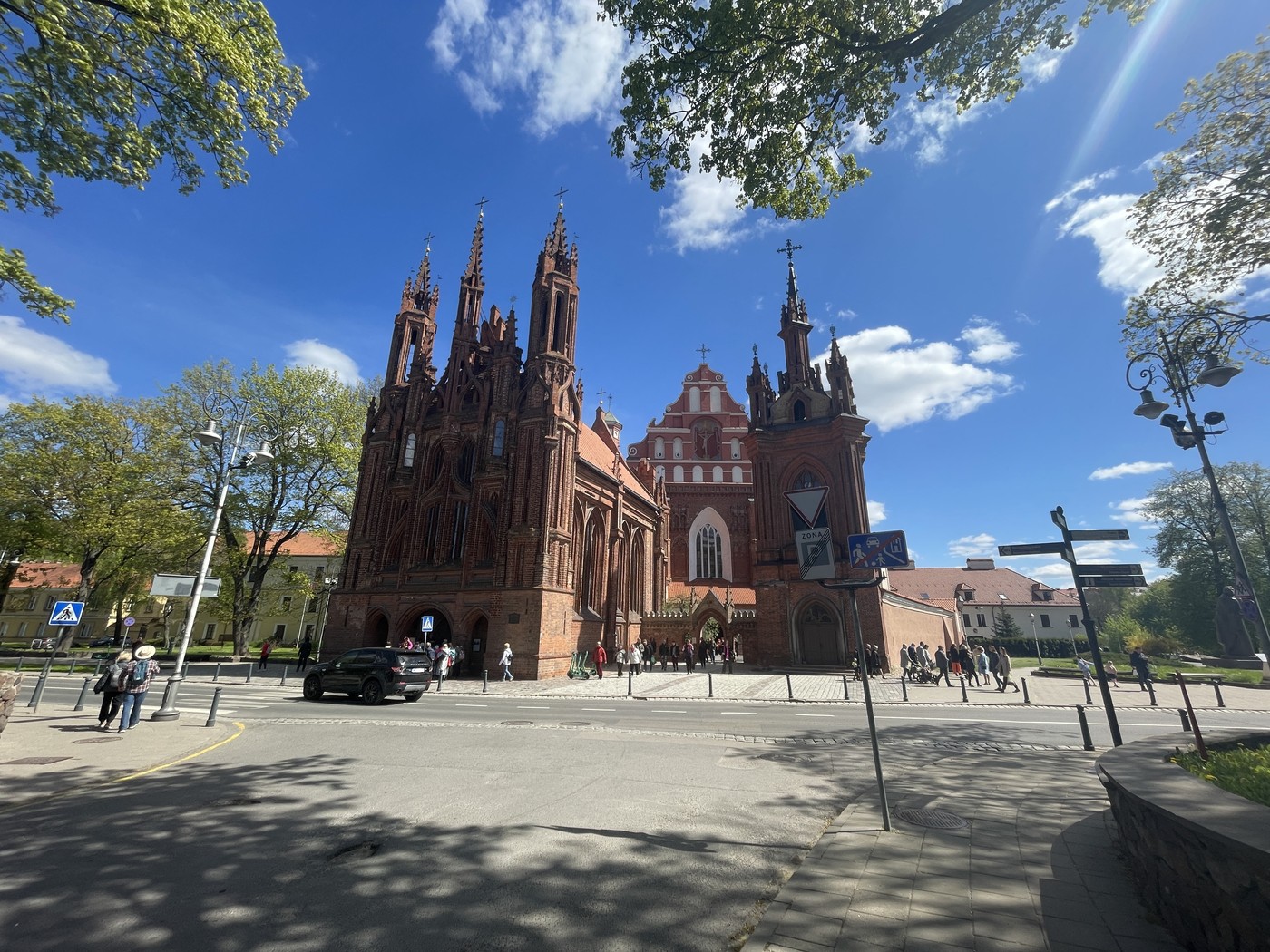 Cea mai ieftină capitală din Europa pentru amatorii de city break. Turiștii pot mânca cu trei euro