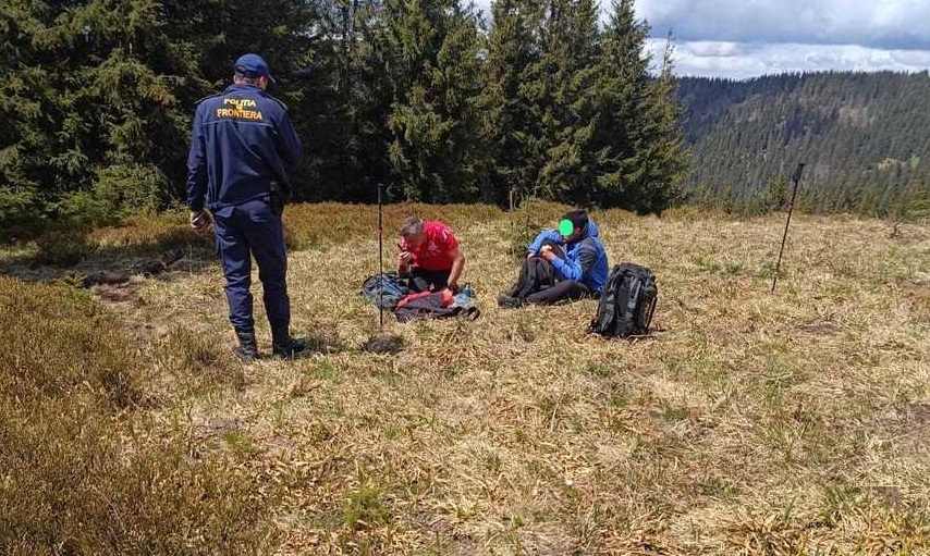Un ucrainean aflat pe munte de 3 zile a fost salvat cu un elicopter SMURD