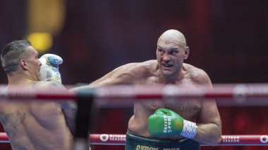 Oleksandr Usyk v Tyson Fury - Heavyweight Boxing