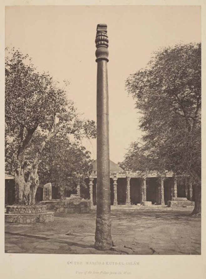 Qutb Minar, Quwwat-ul-Islam Madjid, Eiserne Säule / Foto