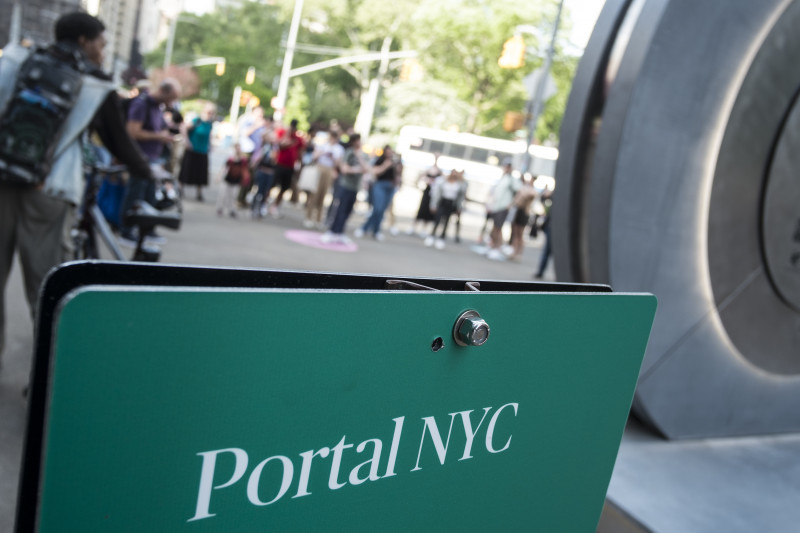 EXCLUSIVE: Crowds Flock To Portal NYC Screen For Interactive Instagram Live Stream Linking New York City And Dublin - 09 May 2024