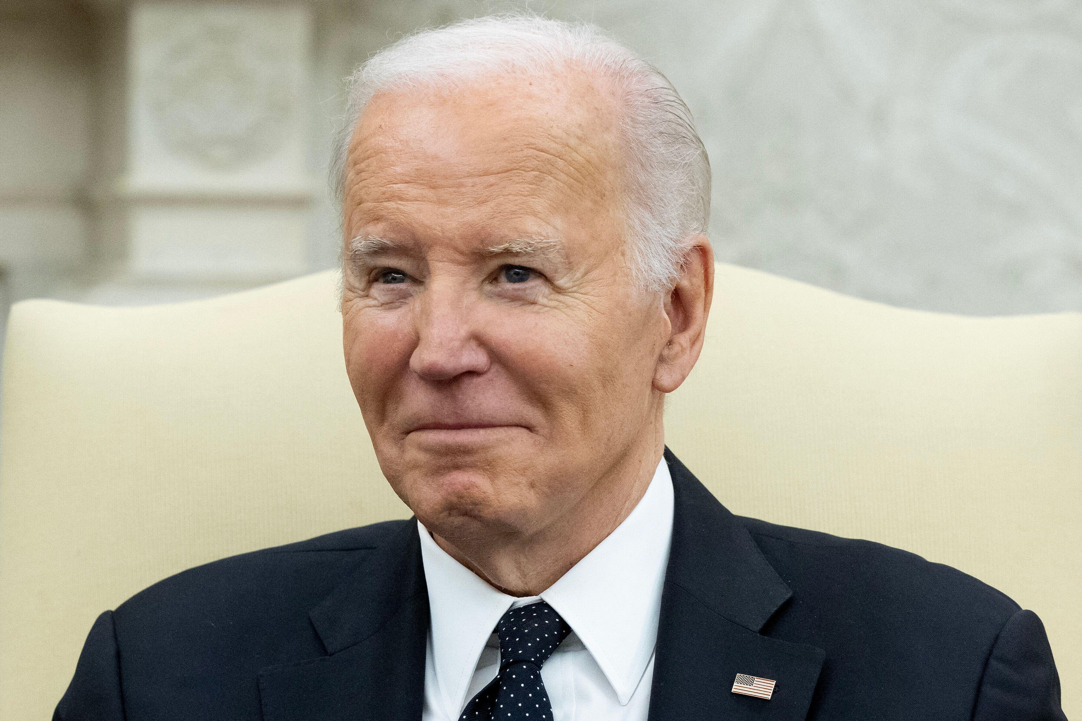 Biden îl ironizează pe Trump, spunând că „și-ar fi dorit” ca acesta să își fi injectat „un pic” de înalbitor în timpul pandemiei