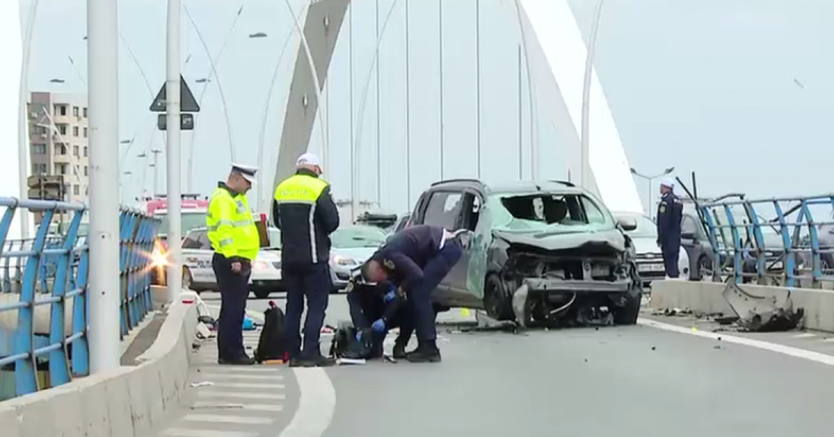 . O mașină în care se aflau 7 femei s-a răsturnat pe Podul Basarab din București|EpicNews