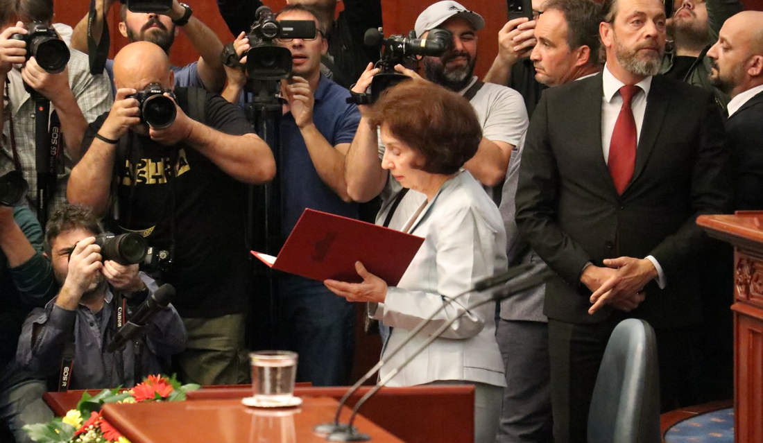 Preşedinta Macedoniei de Nord nu a pronunţat în jurământul de învestire noul nume al ţării, gest criticat de Atena şi Bruxelles