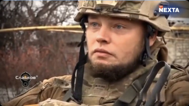 Alexei Milhakov mercenar rus in uniforma, cu casca