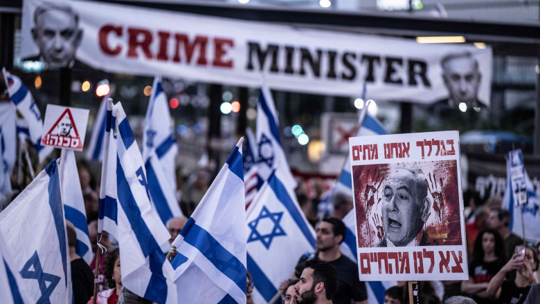 Weekly protests continue in Tel Aviv demanding Netanyahu's resignation and the return of prisoners​​​​​​​