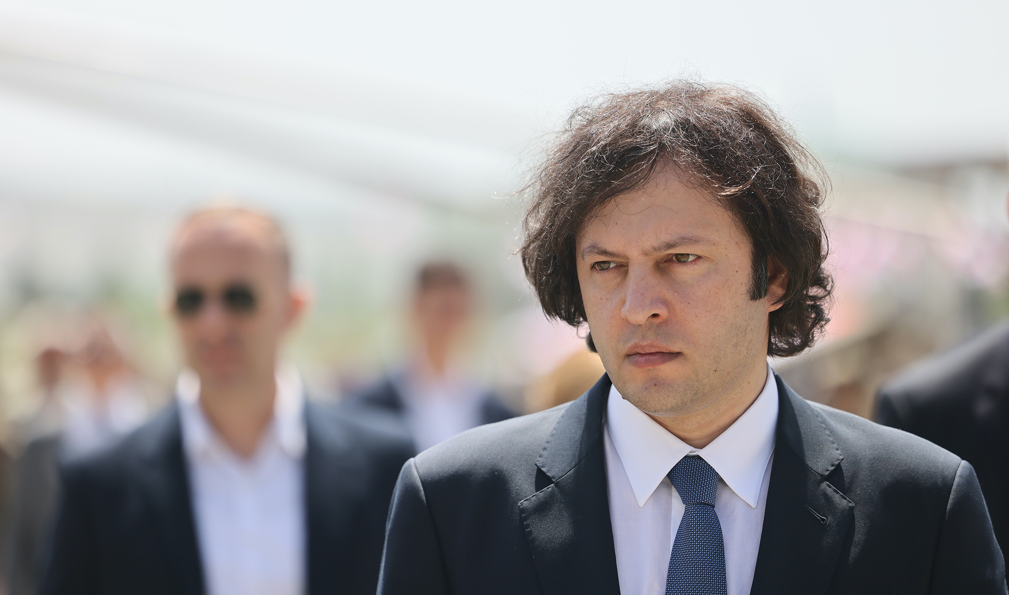 Premierul Georgiei acuză un comisar european că l-a amenințat că va avea aceeași soartă cu a lui Robert Fico, împușcat în stradă