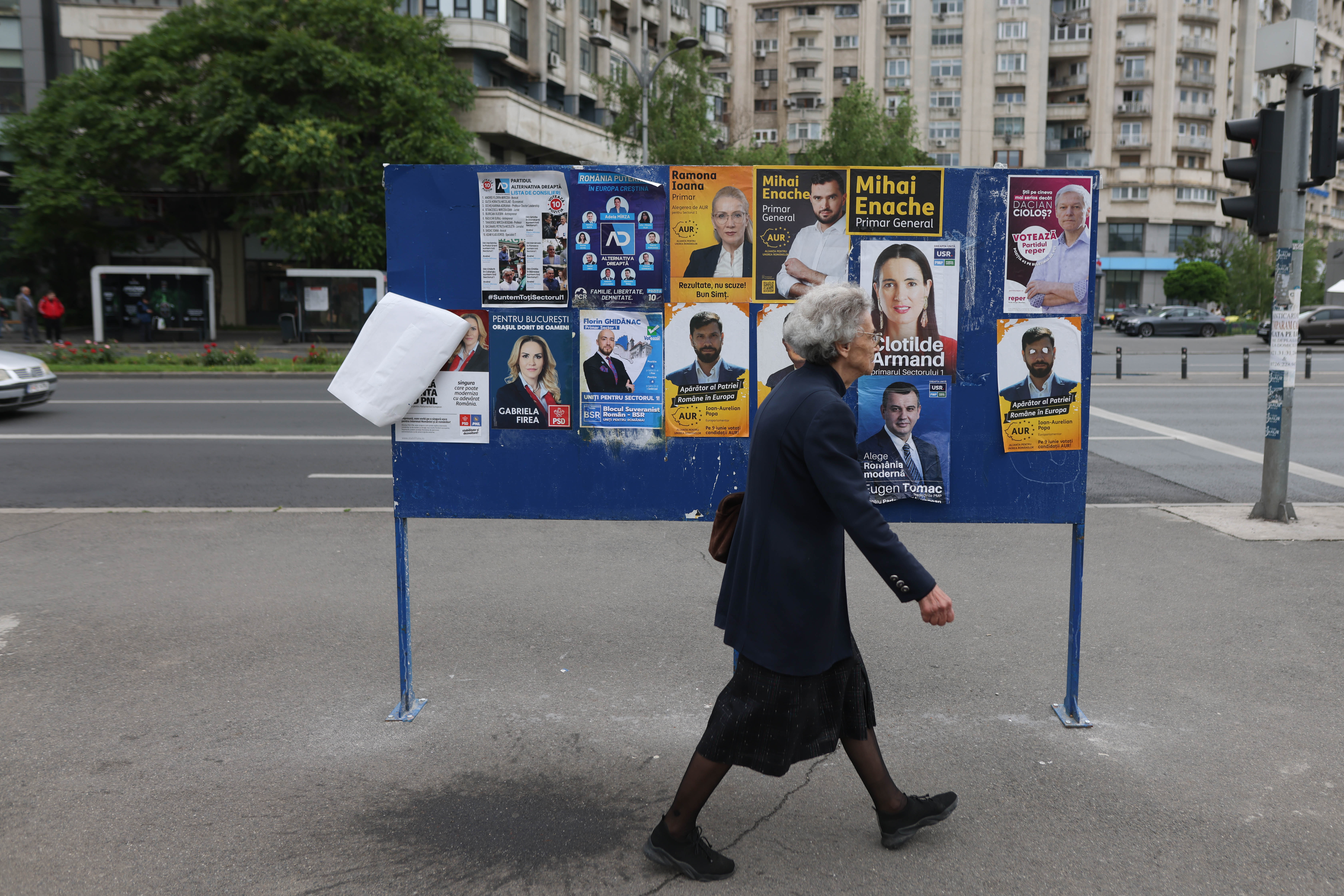 Patru Tarzani, doi Banimulți și un Hoț concurează în alegerile din 9 iunie. Numărul candidaților la locale a scăzut cu 50.000