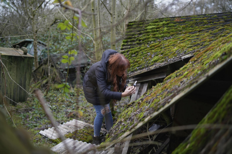 Woman finds vintage car graveyard in 'spooky' UK forest