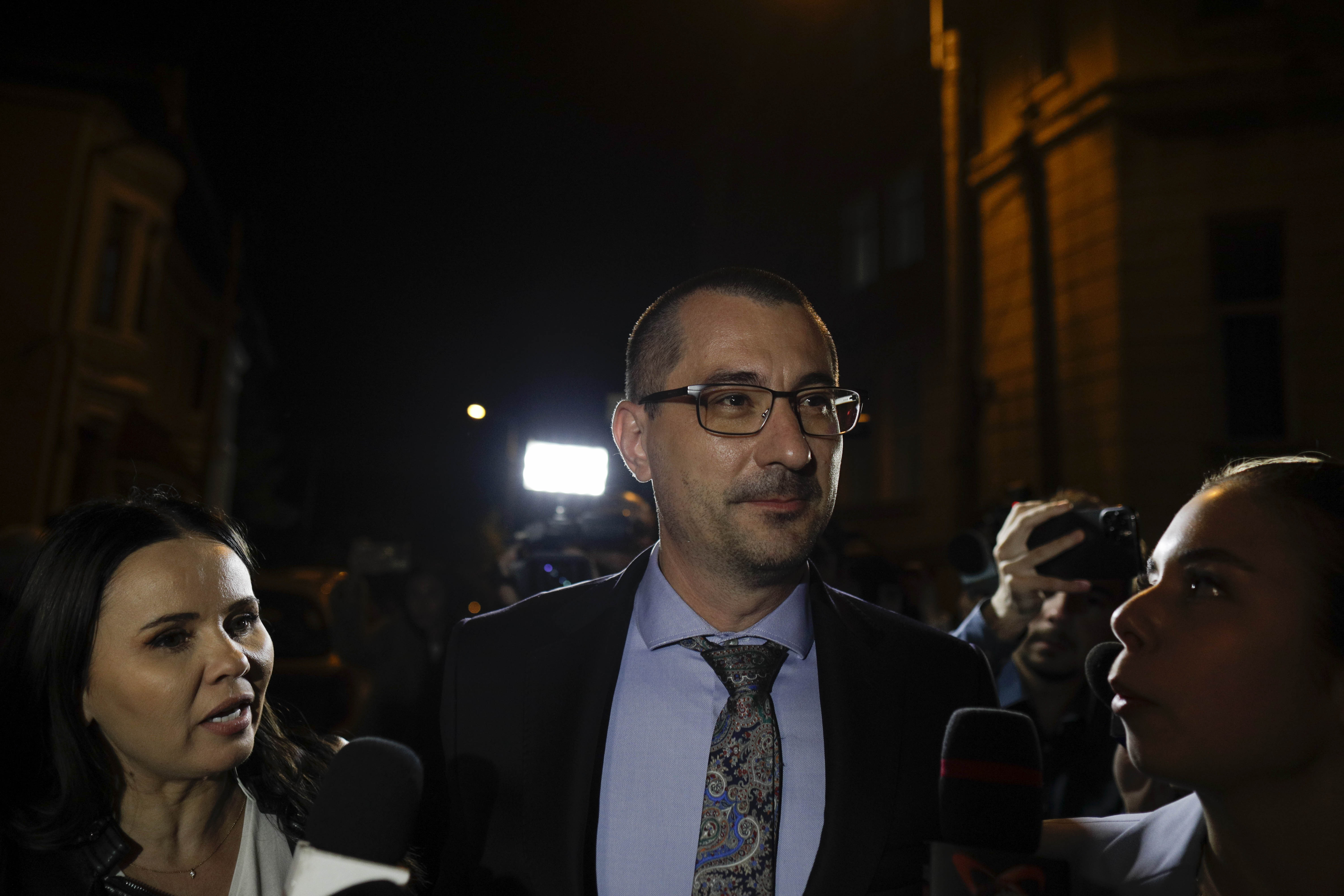 Avocatul Doru Trăilă, acuzat în dosarul lui Florian Coldea, a venit la secția de poliție, așa cum i-a impus instanța