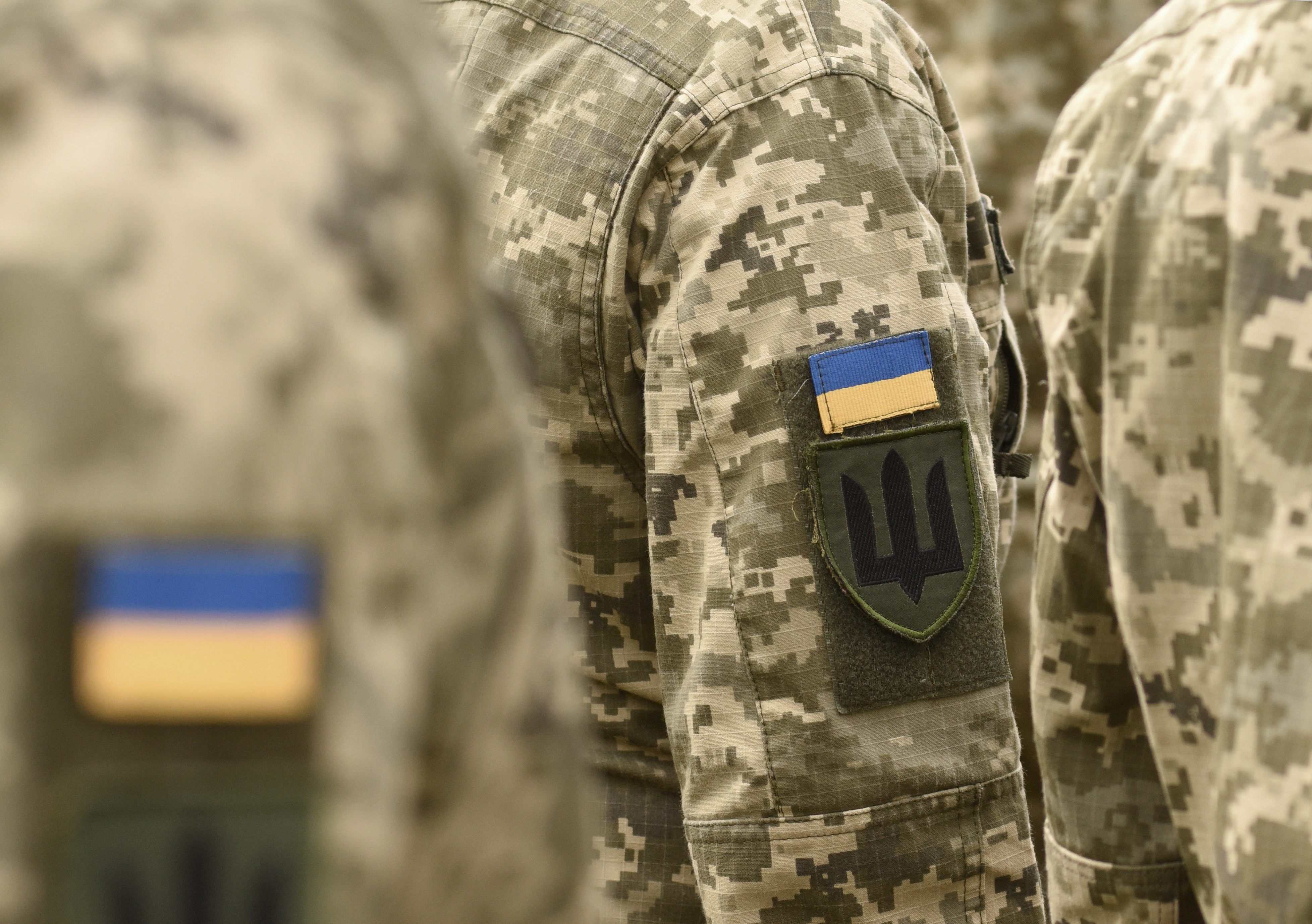 Deținuții eliberați din închisoare pentru a se înrola în armata ucraineană vor servi în unități separate de personalul militar