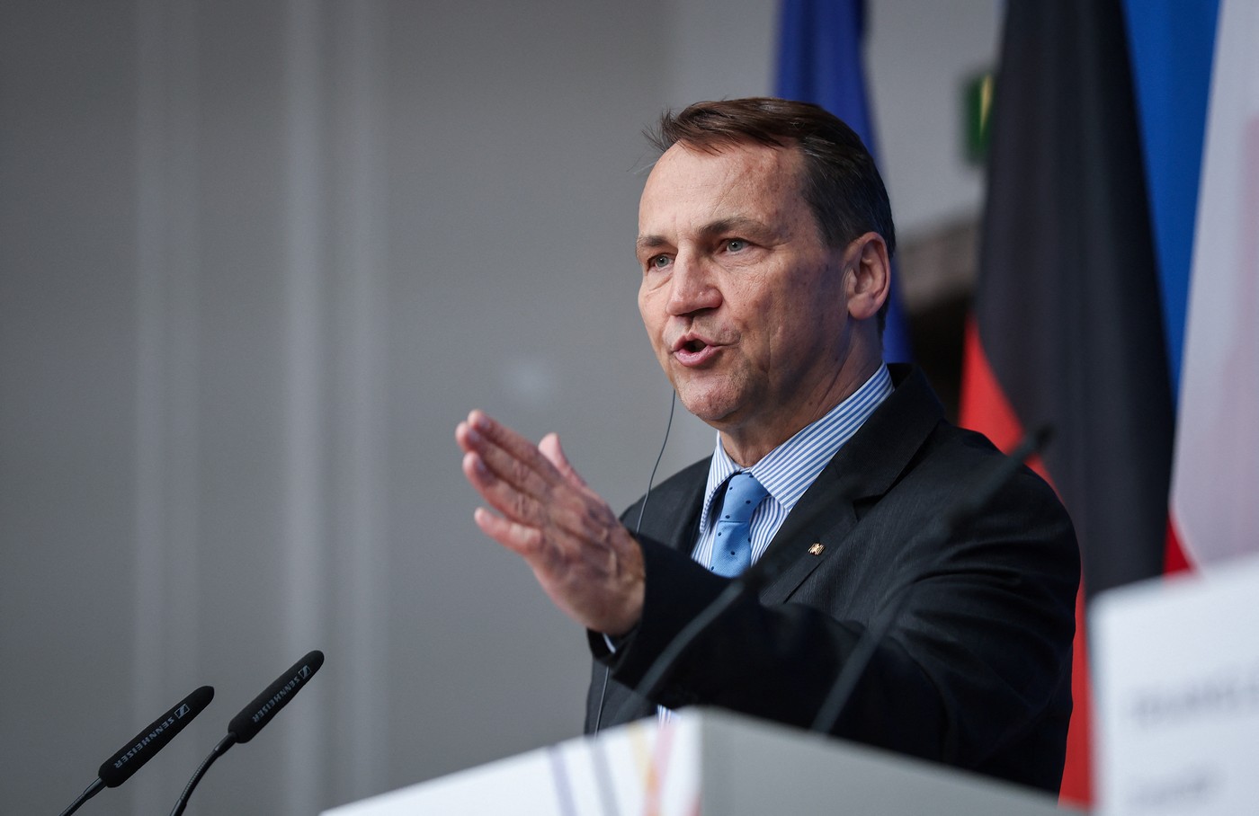 Polonia ar putea trimite trupe în Ucraina. Sikorski: „Ar trebui să-l lăsăm pe Putin să ghicească intențiile noastre”