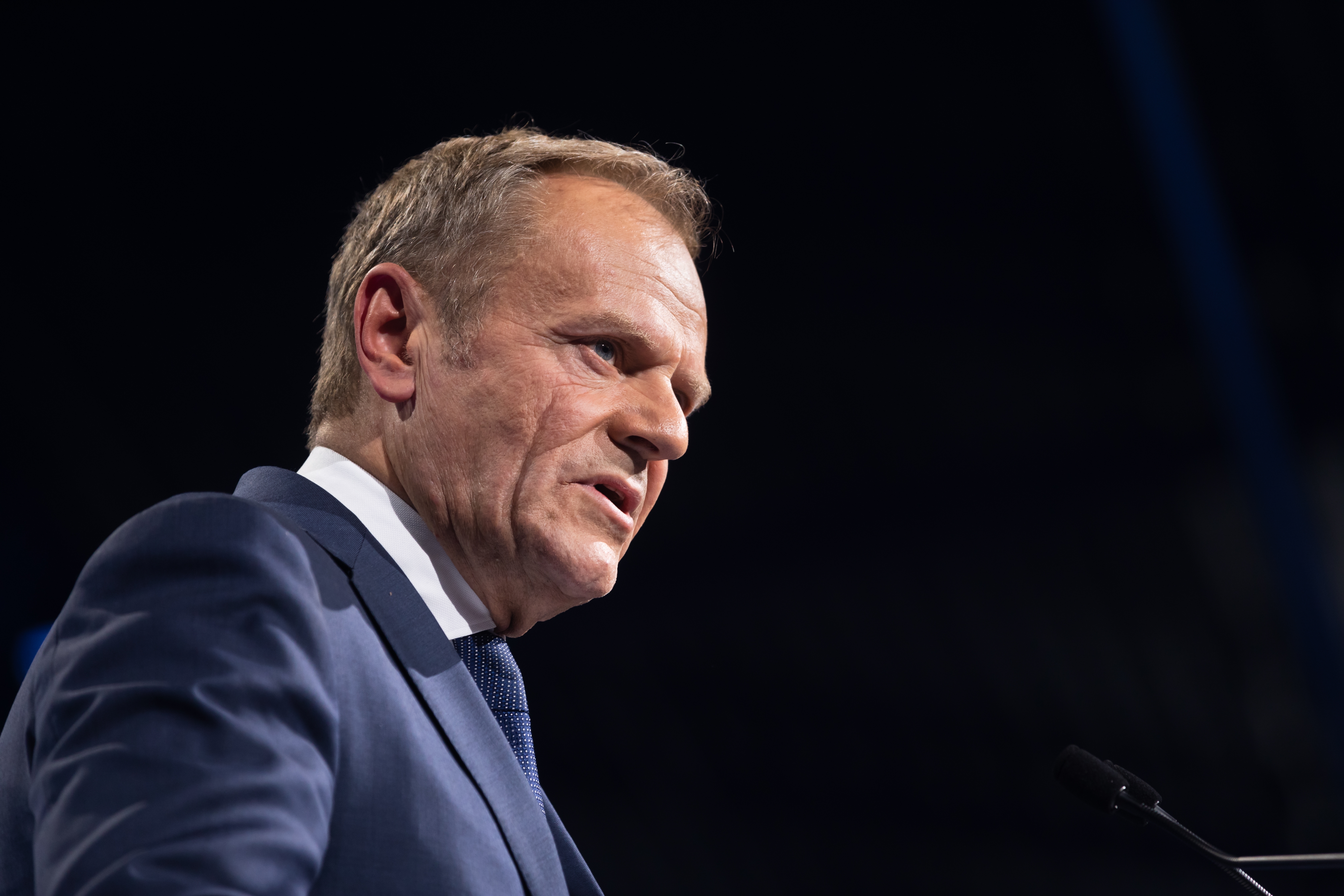 Reacția premierului polonez Donald Tusk, după atacul masiv al Rusiei asupra Ucrainei: Nimeni nu-l oprește pe Putin cu telefoane