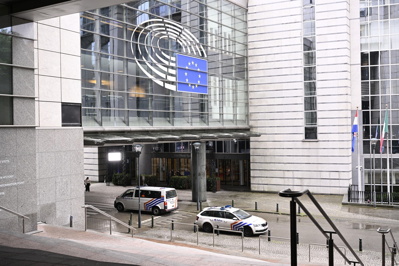 Percheziţii la sediile din Bruxelles şi Strasbourg ale PE. Un asistent al unui europarlamentar german ar fi răspândit propaganda rusă