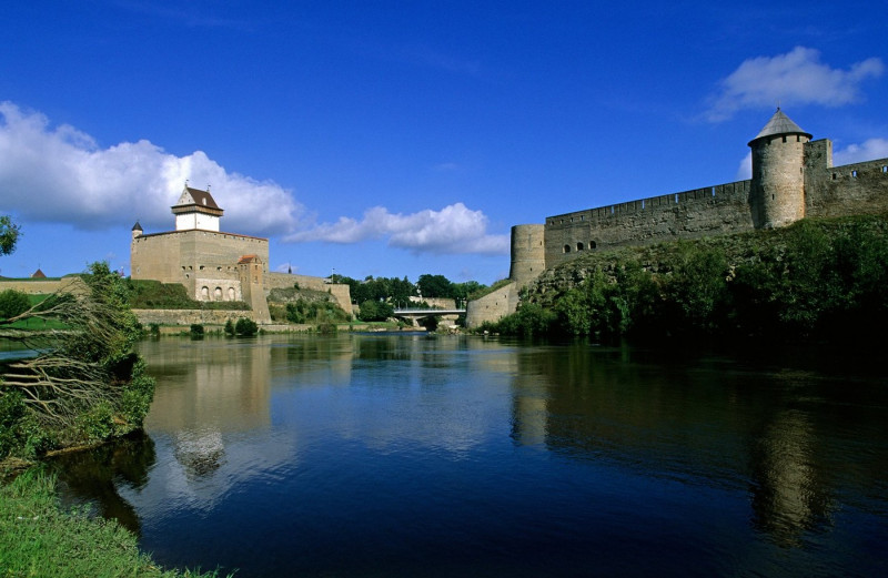 Estonia,Russia,Narva,Castle (13th c.),Ivangorod fortress,Narva River