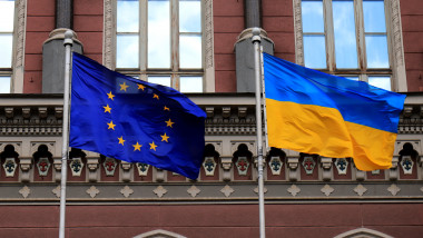steagul ue și steagul ucrainei