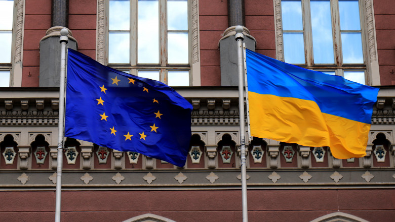 steagul ue și steagul ucrainei